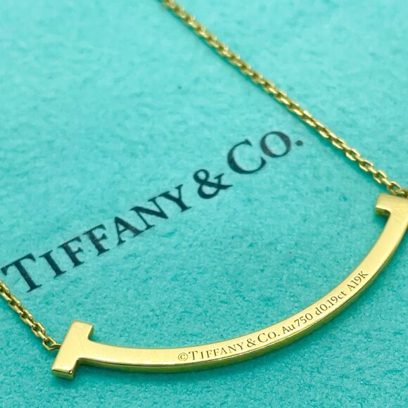 Tiffany & Co. T Smile Medium Pendant in Yellow Gold with Diamonds - Picture 5 of 11